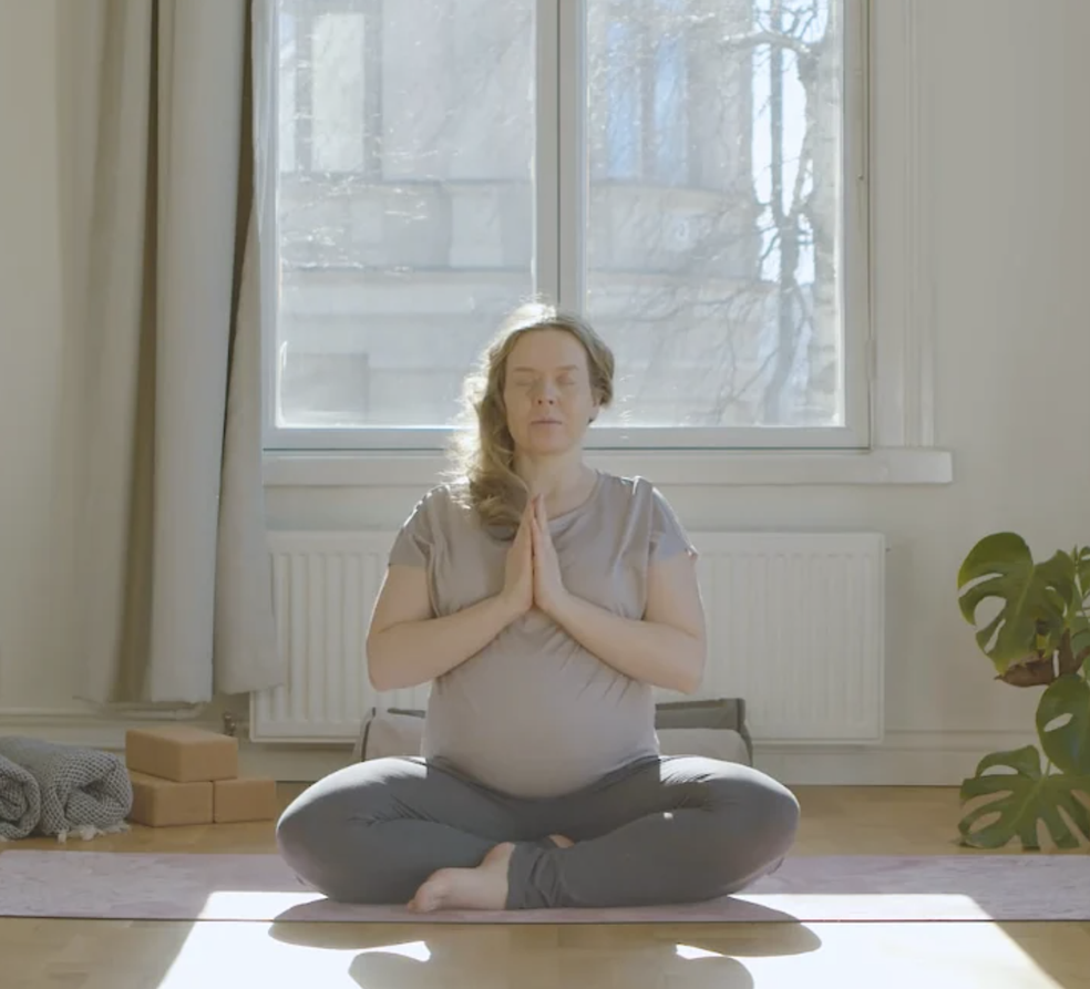 Bloom & Balance - äitiysjoogan ohjaamisen minikurssi by Hyvinvointi Fabriikki